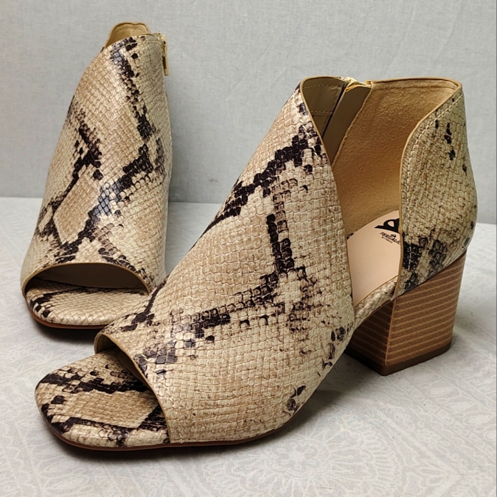 Fergalicious Fergie Volume Faux Snakeskin Open-Toe Block Heel Bootie Sandals 8.5